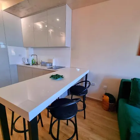 Apartman Gondola 107 *